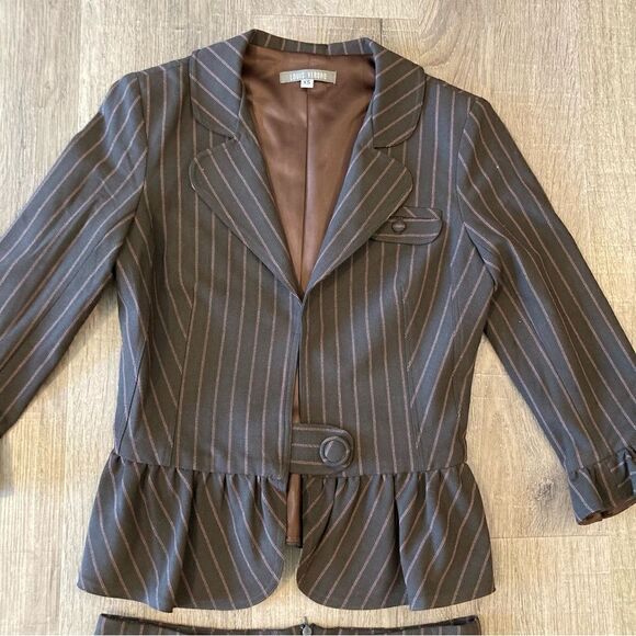 Louis Verdad Brown Pin Stripe 2 Piece Suit XS Top S Skirt EUC - Picture 2 of 10